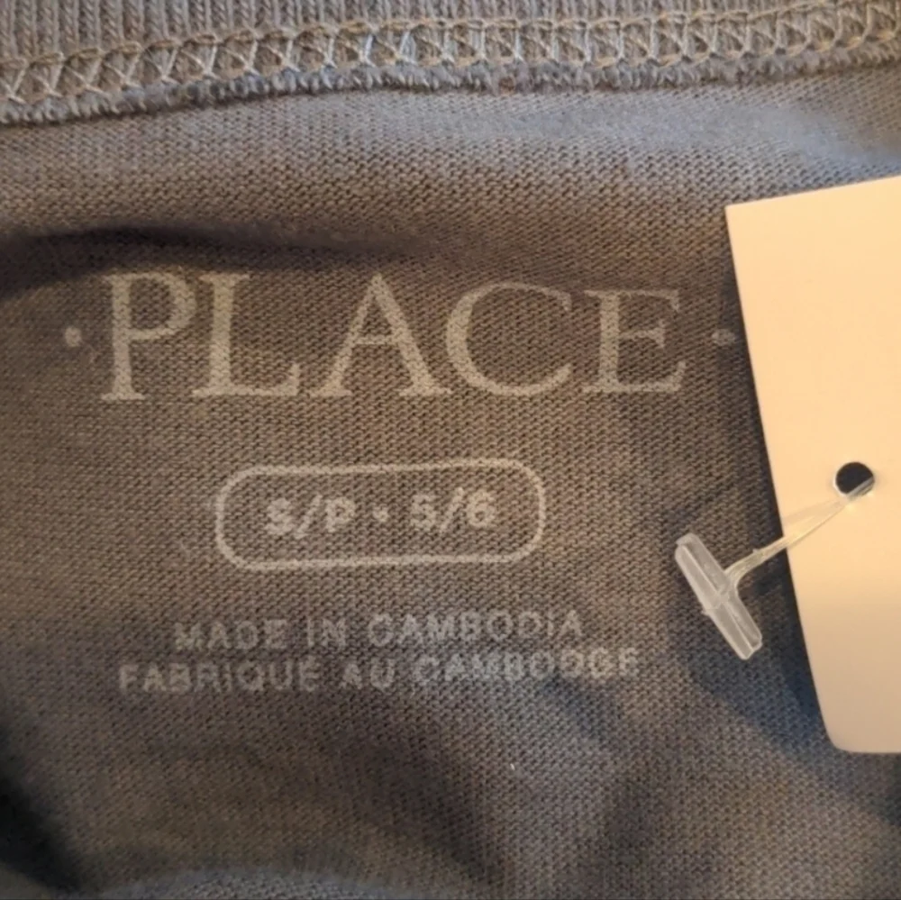 The Children's Place Gray Short Sleeve Camp Thumbs Up Tee size Small